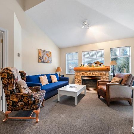 Tyndall Stone Lodge By Cozystay Signature ウィスラー エクステリア 写真