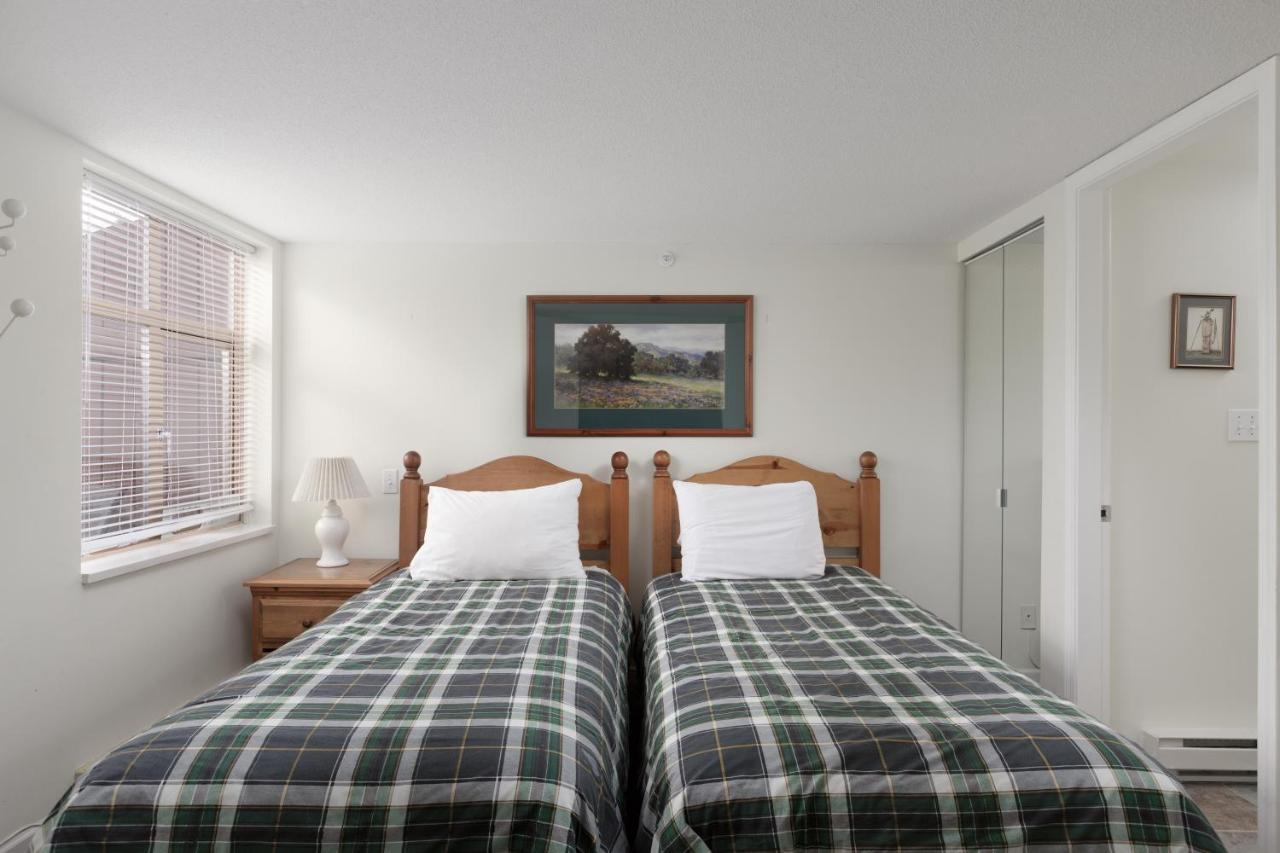 Tyndall Stone Lodge By Cozystay Signature ウィスラー エクステリア 写真