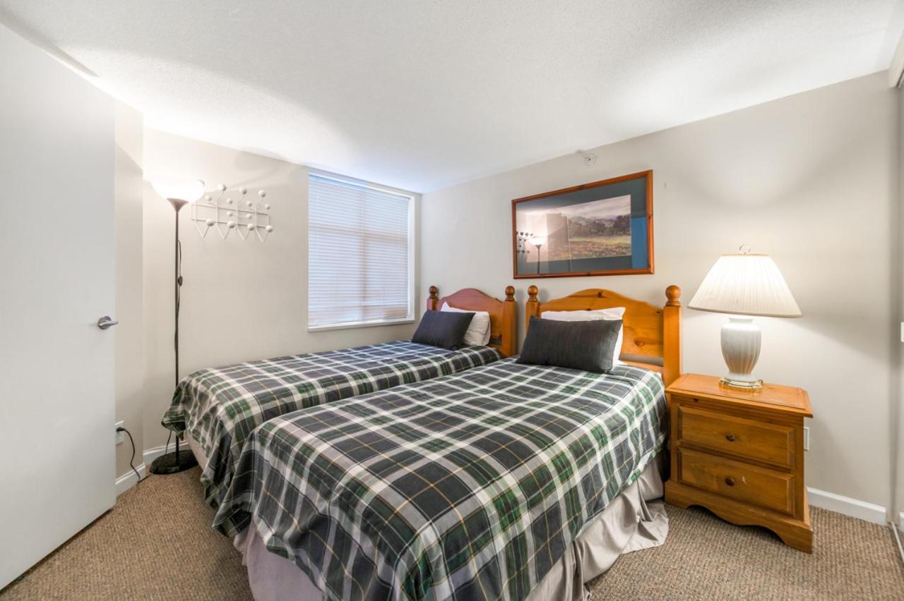 Tyndall Stone Lodge By Cozystay Signature ウィスラー エクステリア 写真
